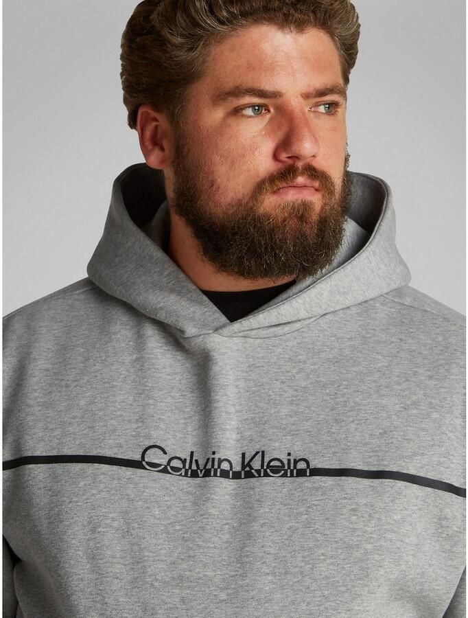 Calvin Klein Sweatshirt BT_SPLIT LINE LOGO HOODIE in grote maten met logoprint - Foto 2