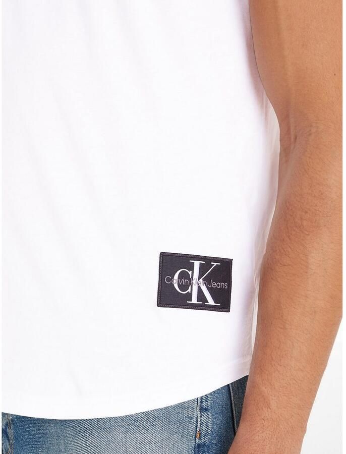 Calvin Klein Jeans T-shirt Korte Mouw BADGE TURN UP SLEEVE - Foto 5
