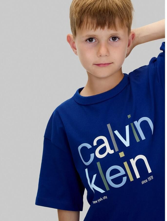 Calvin Klein T-shirt COLOR LOGO GRAPHIC SS T-SHIRT voor kinderen tot 16 jaar logo-opschrift - Foto 3