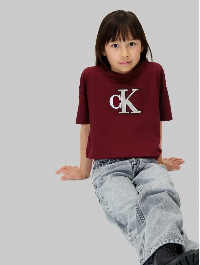 Calvin Klein T-shirt FESTIVE GRAPHIC SS T-SHIRT voor kinderen tot 16 jaar glitterprint - Foto 4