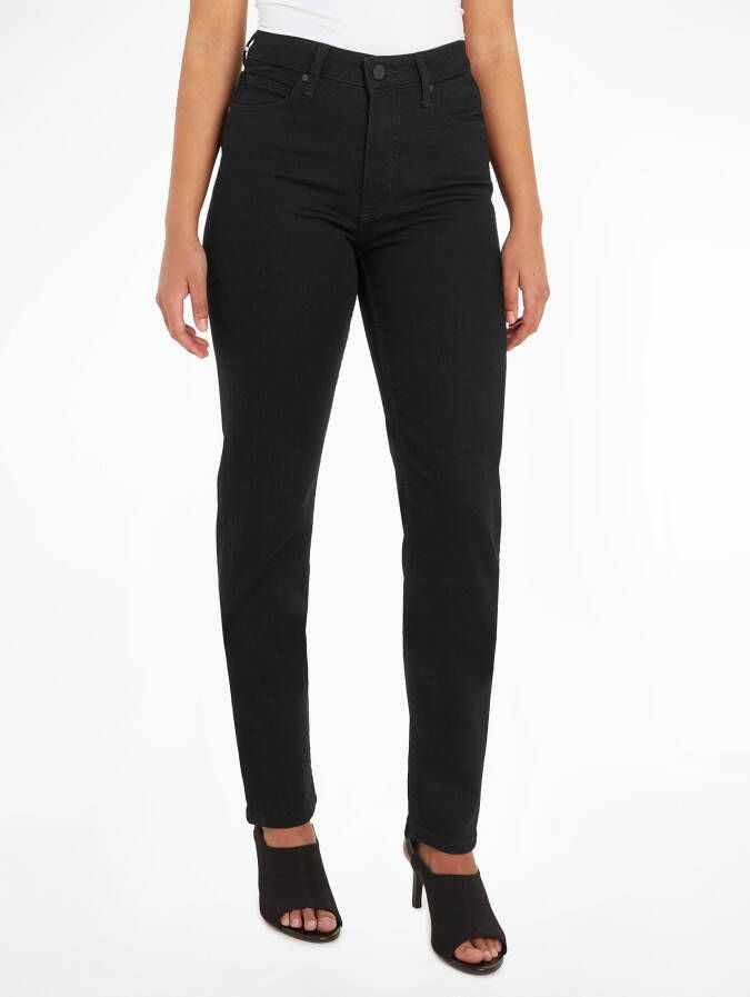 Calvin Klein Slim fit jeans MR SLIM SOFT BLACK met leren merklabel aan de achterkant van de tailleband