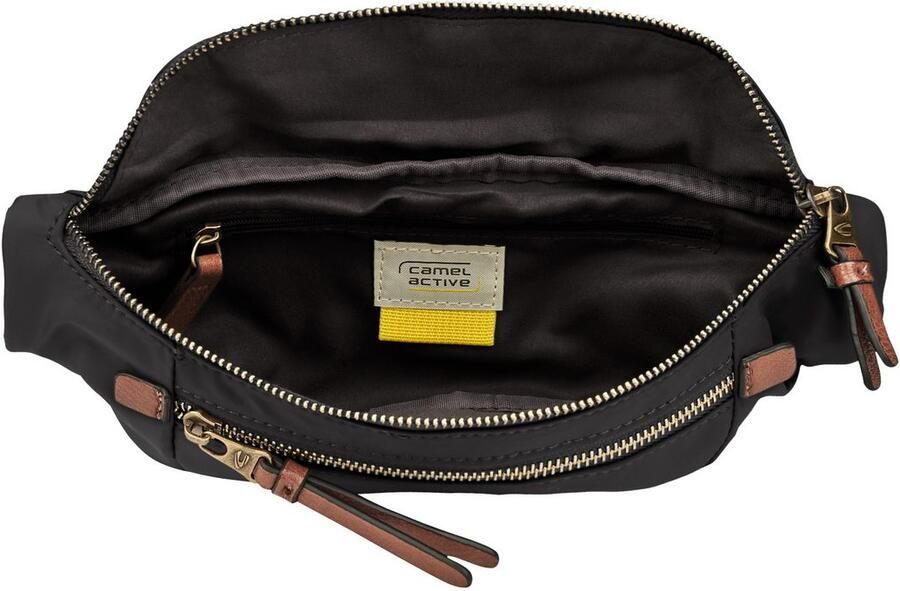Camel active Buiktasje Bari van hoogwaardig mat nylon met gestreept geweven band