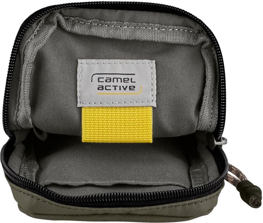 Camel active Gsm-tasje Explore waterafstotend gerecycled nylon en reflecterende ritsen
