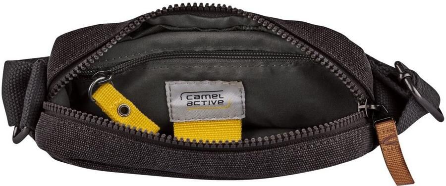 Camel active Schoudertas Air Canvas model van zacht lederimitatie afgewerkt met applicaties