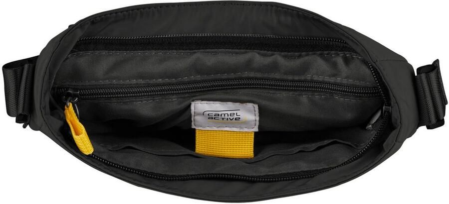 Camel active Schoudertas Terra van gerecycled nylon en volumineus aangebrachte zakken