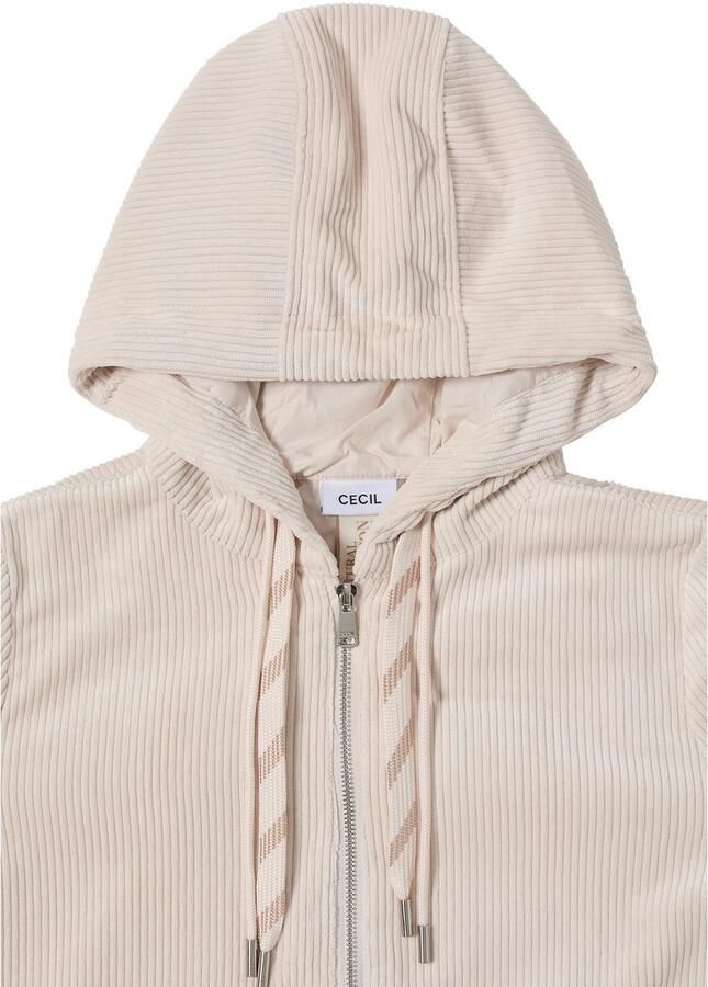 Cecil Cordjasje met een capuchon