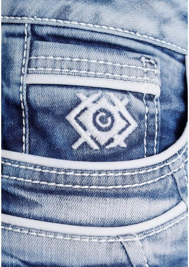 Cipo & Baxx Bermuda in denim en met markante zakken - Foto 5