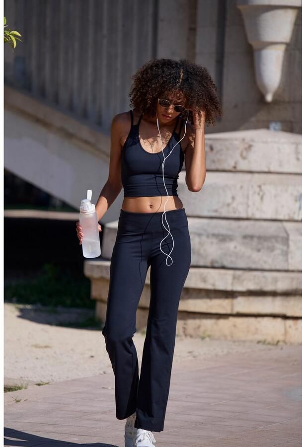 Copenhagen Studios Crop-top met gekruiste bandjes en uitneembare pads - Foto 6