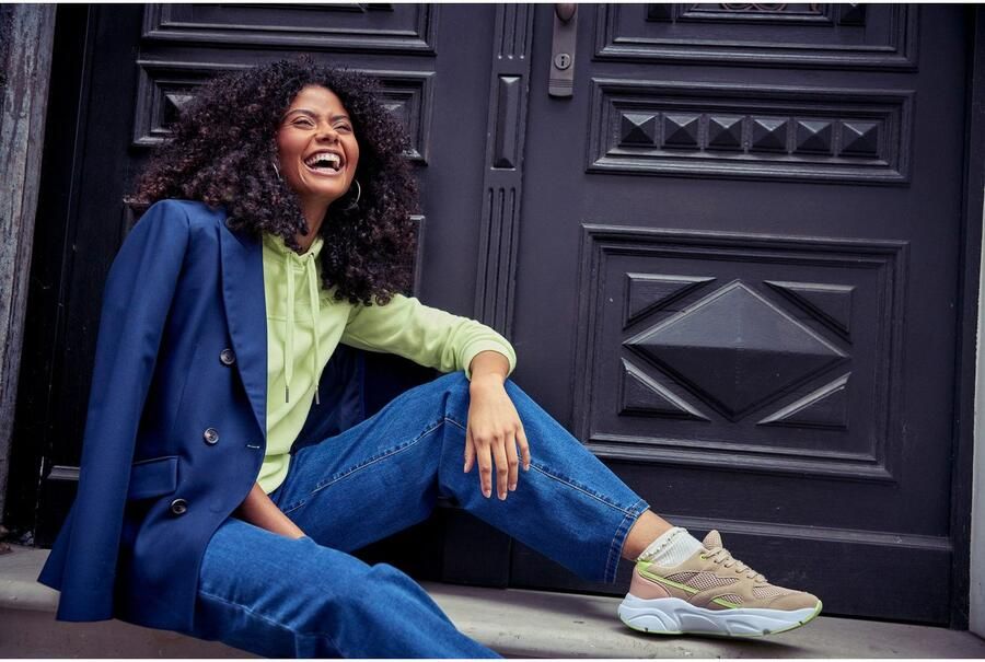 DELMAO Wijde jeans comfortabele pasvorm normale taille met contrasterende details (set 2-delig Met riem) - Foto 7