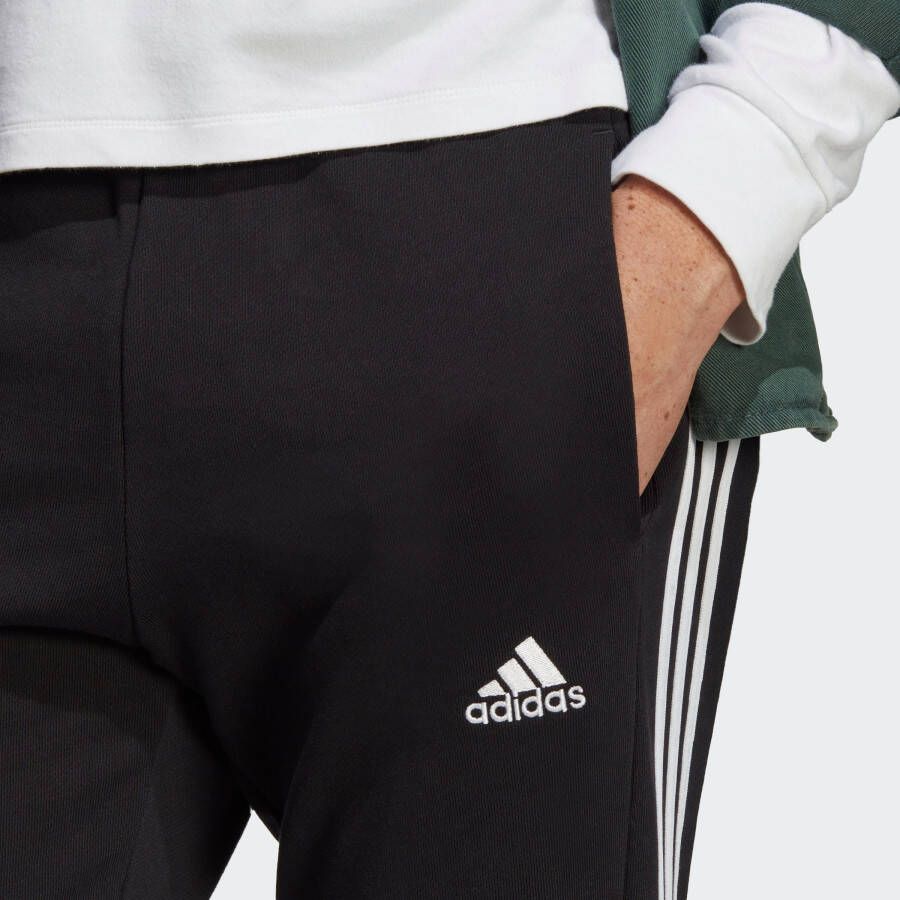 adidas Sportswear Sportbroek ESSENTIALS FRENCH TERRY TAPERED ELASTIC CUFF 3STREPEN BROEK (1-delig)