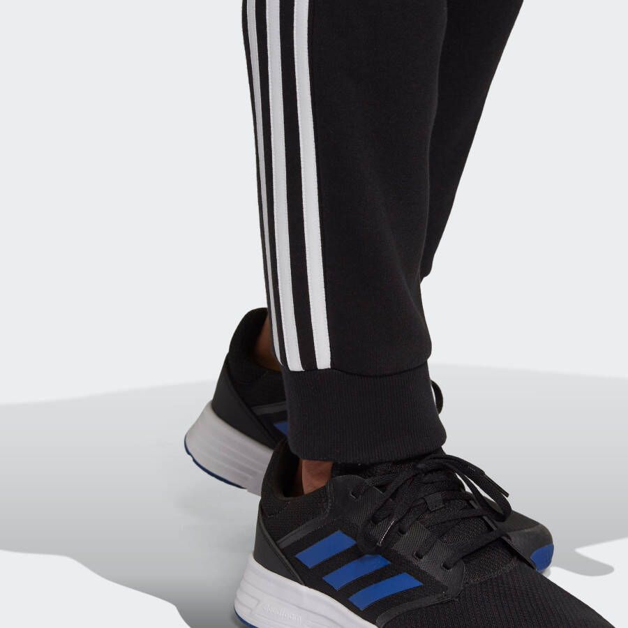 adidas Sportswear Sportbroek ESSENTIALS FLEECE TAPERED CUFF 3STREPEN BROEK (1-delig)
