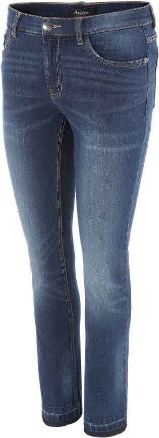 Aniston CASUAL Bootcut jeans trendy wassing ij de iets gerafelde voetzoom