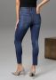 Aniston CASUAL Skinny fit jeans regular waist met gerafelde voetzoom - Thumbnail 2