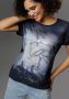 Aniston SELECTED Shirt met glanzende folieprint - Thumbnail 3