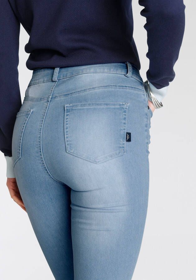 Arizona Bootcut jeans Ultra Stretch Highwaist met doorknoopsluiting