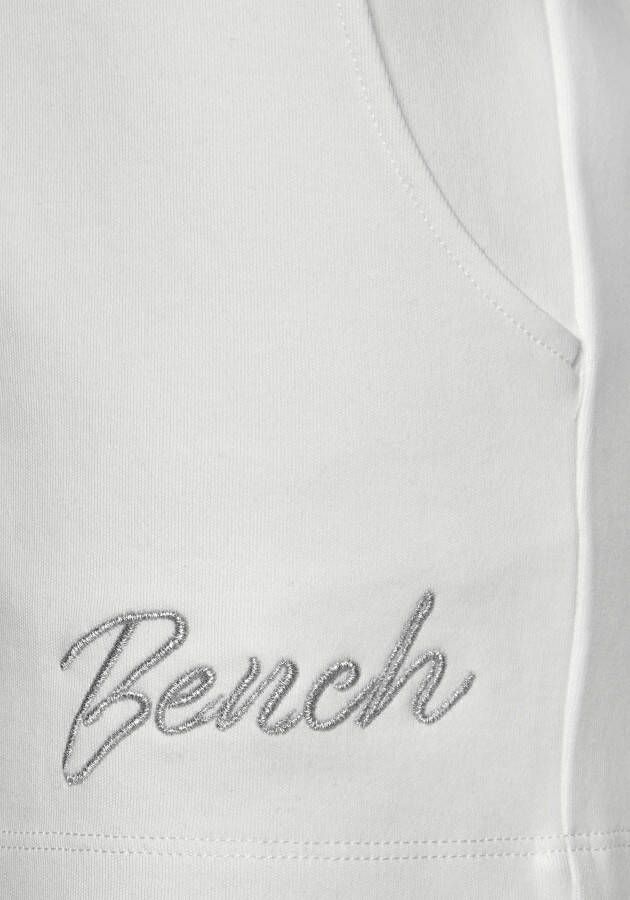 Bench. Loungewear Relaxshorts met klein glanzend logo-borduurwerk loungepak