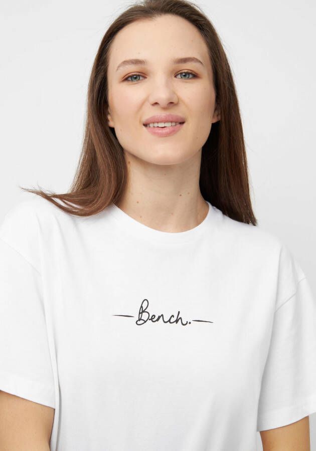Bench. T-shirt ABELIA met stijlvol logo op de borst