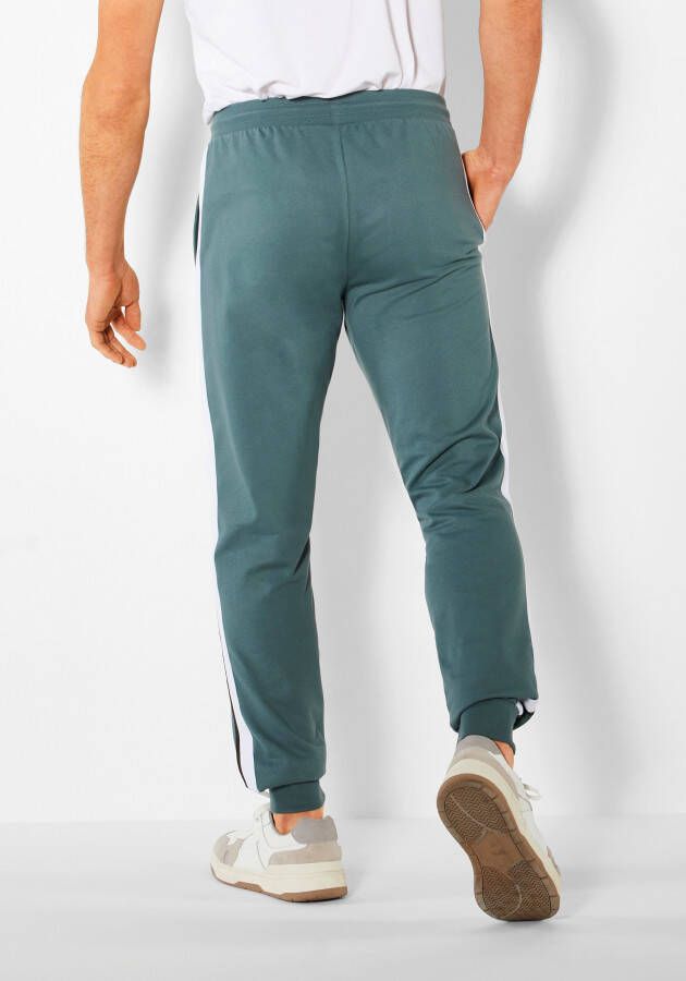 Bench. Loungewear Sweatbroek met opgestikte strepen opzij en logoprint