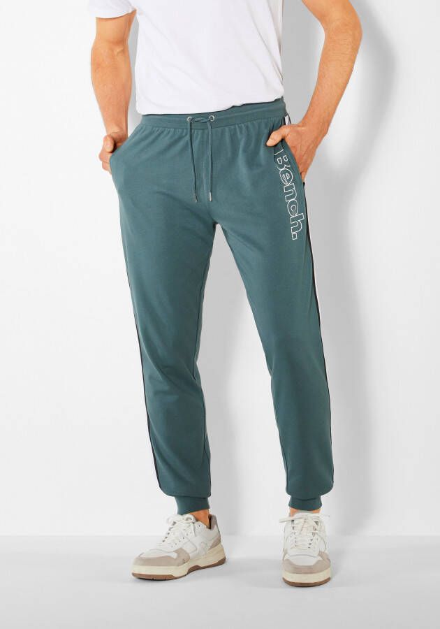 Bench. Loungewear Sweatbroek met opgestikte strepen opzij en logoprint