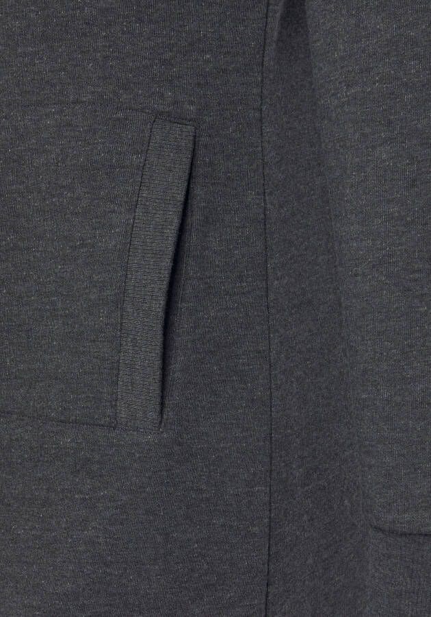 Bench. Sweatjurk met luxueus logoborduursel