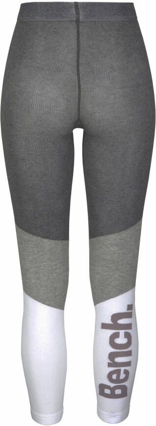 Bench. Tricotlegging in sportief colourblockdesign