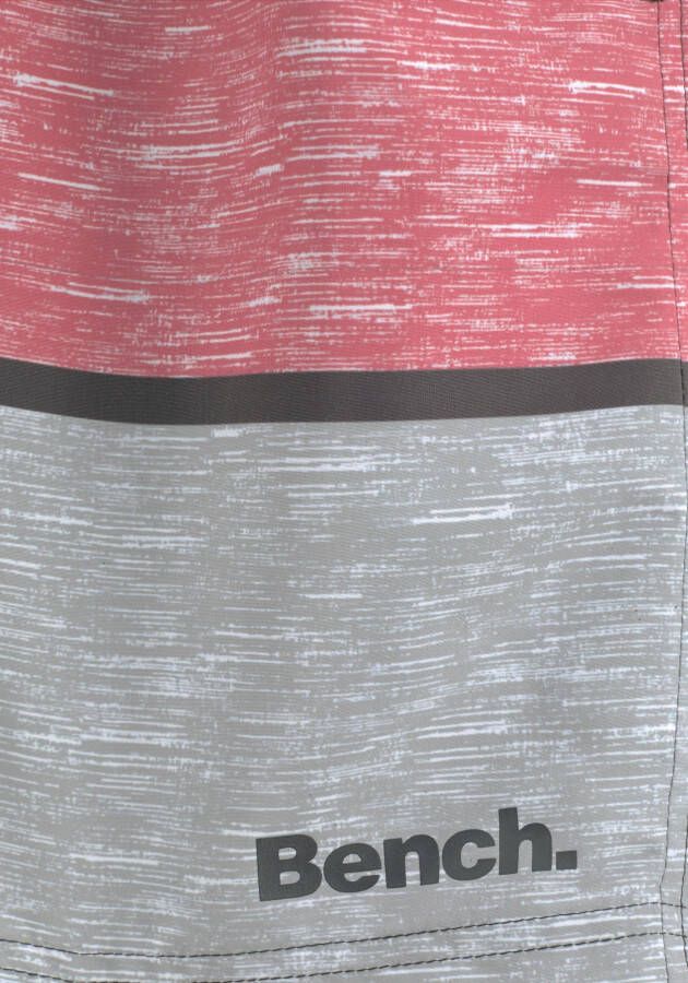 Bench. Zwemshort Mac in een trendy blokstrepen-look