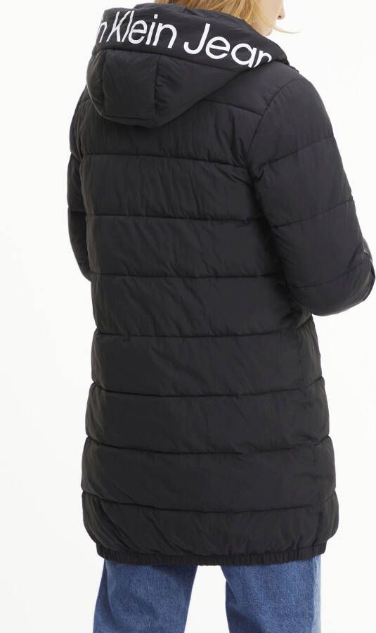 Calvin Klein Doorgestikte jas LOGO HOOD LW PADDED COAT met 2-wegritssluiting