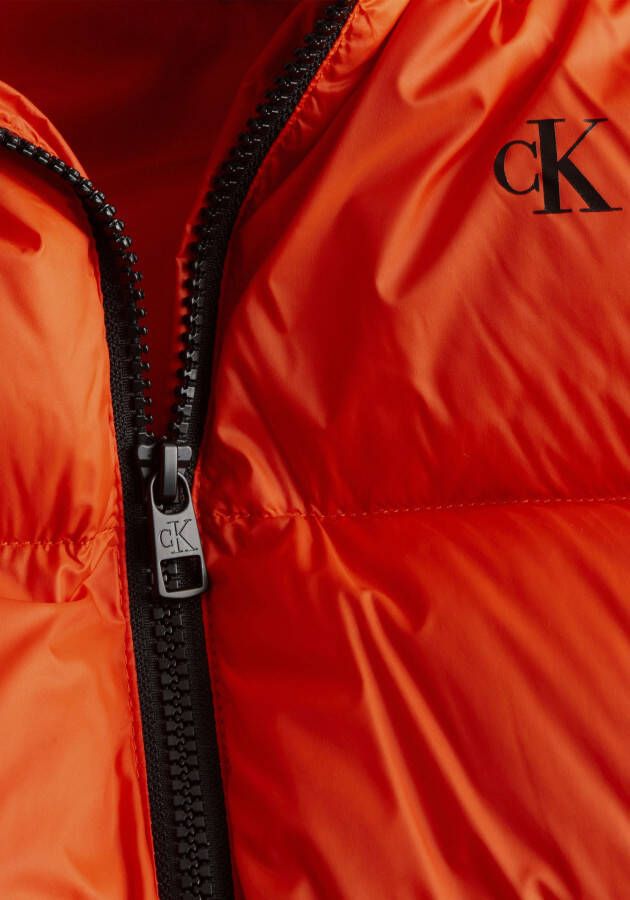 Calvin Klein Outdoorjack CK MW DOWN SHORT PUFFER met afneembare capuchon