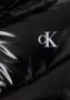 Calvin Klein Outdoorjack CHEVRON QUILT FITTED LW JACKET met jeans logo-opschrift bij de opstaande kraag - Thumbnail 8