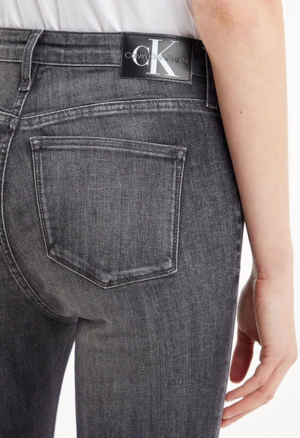 Calvin Klein Skinny fit jeans HIGH RISE SUPER SKINNY ANKLE met lederen label aan de achterkant van de tailleband