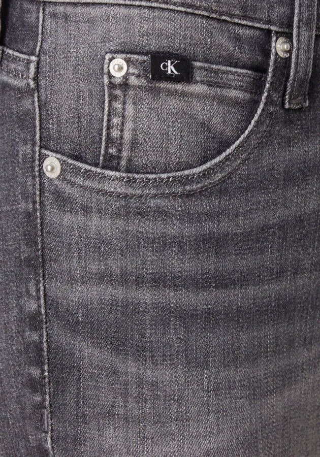 Calvin Klein Skinny fit jeans HIGH RISE SUPER SKINNY ANKLE met lederen label aan de achterkant van de tailleband