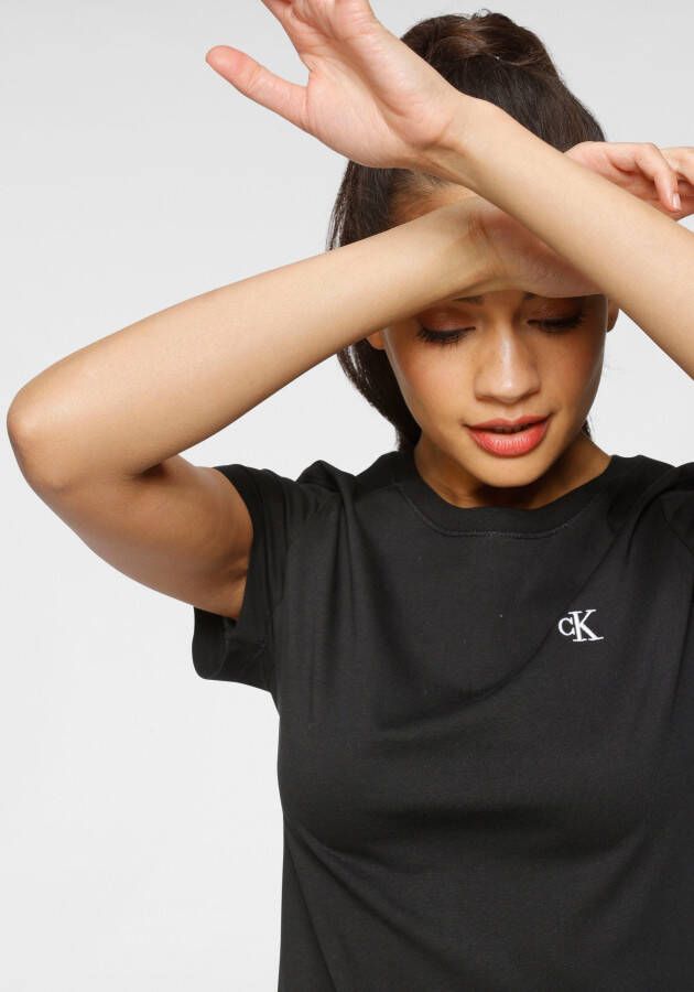 Calvin Klein T-shirt CK EMBROIDERY SLIM TEE met geborduurd ck-logo op borsthoogte