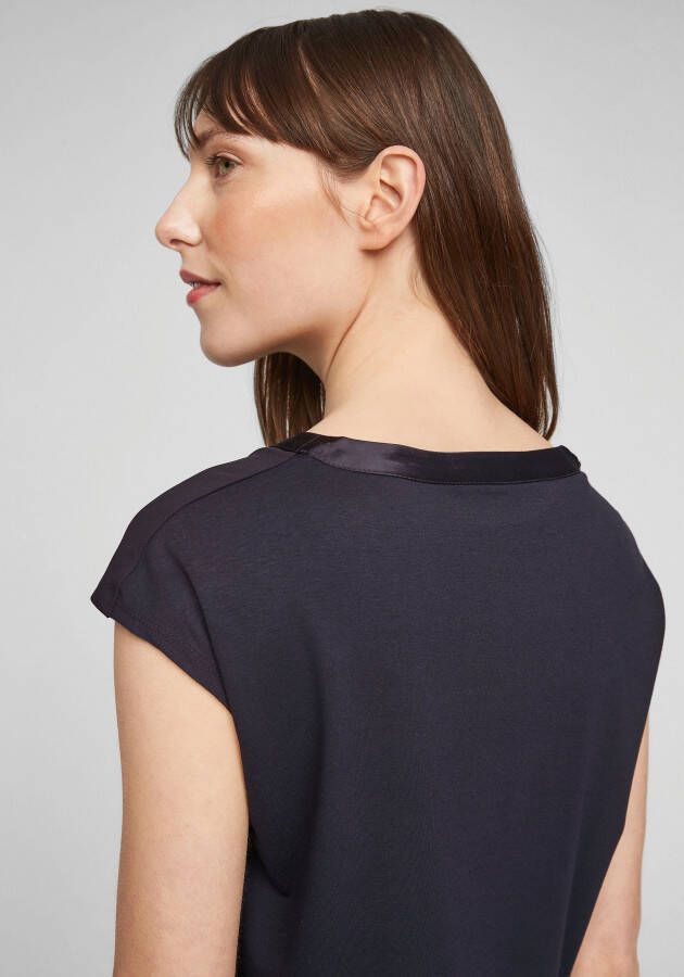 Comma Shirt met V-hals in zijdematte look in viscosemix