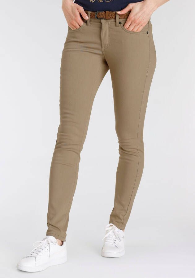 DELMAO Slim fit jeans met modieuze gevlochten riem --- nieuw merk! (set 2-delig Met riem)
