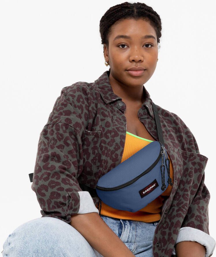 Eastpak Buiktasje SPRINGER in vlotte look