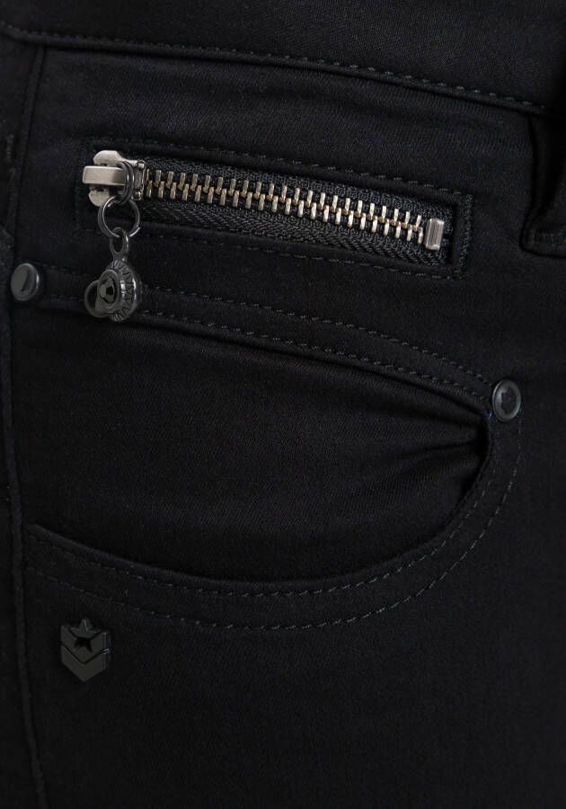 Freeman T. Porter Slim fit jeans Alexa slim S-SDM met bijzondere zakdetails