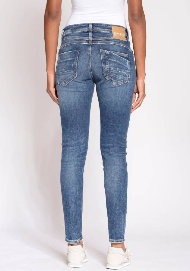 GANG Relax fit jeans 94AMELIE met dubbel juk en diepe zakken op de achterkant
