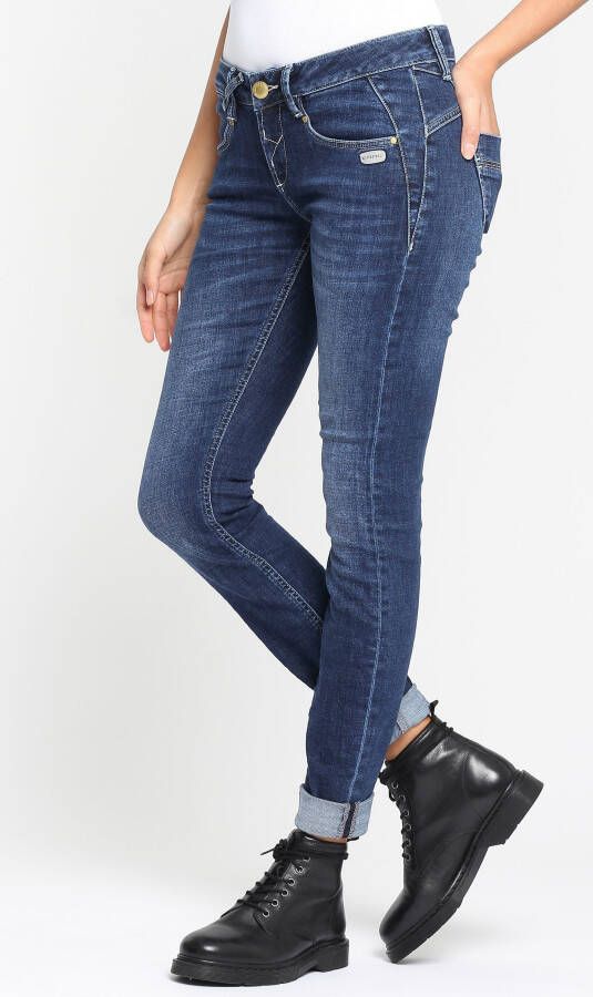 GANG Skinny fit jeans 94Nele met rond juk en driehoekige inzetstukken aan de zijkant voor een geweldig silhouet