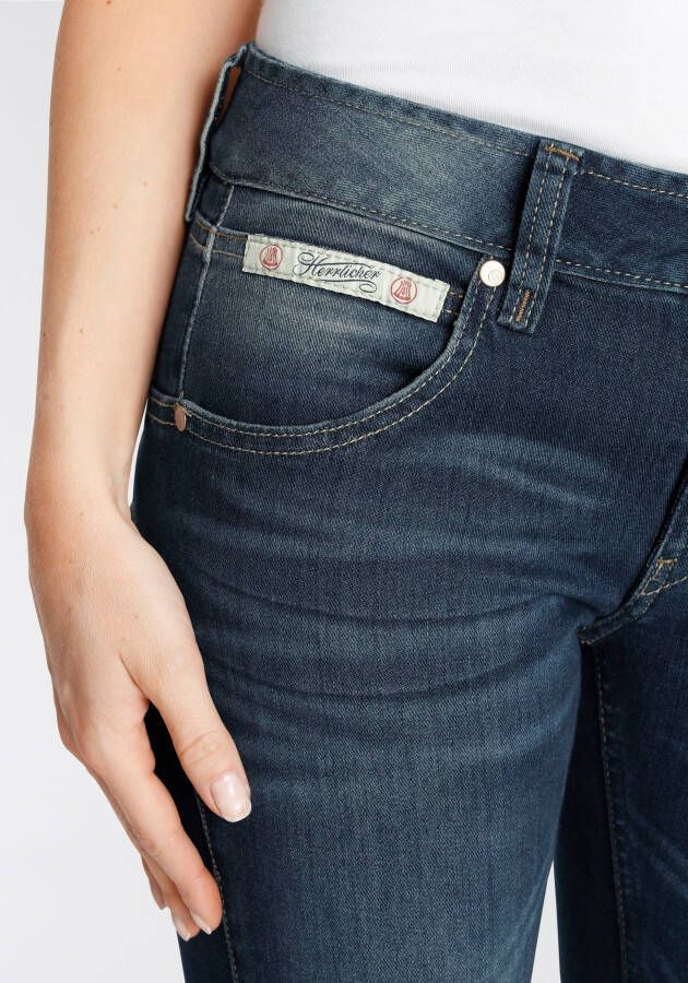 Herrlicher Slim fit jeans Touch in 7 8 lengte en gerafelde broekzoom