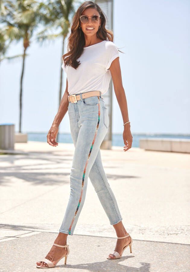 Lascana High-waist jeans met borduursel opzij