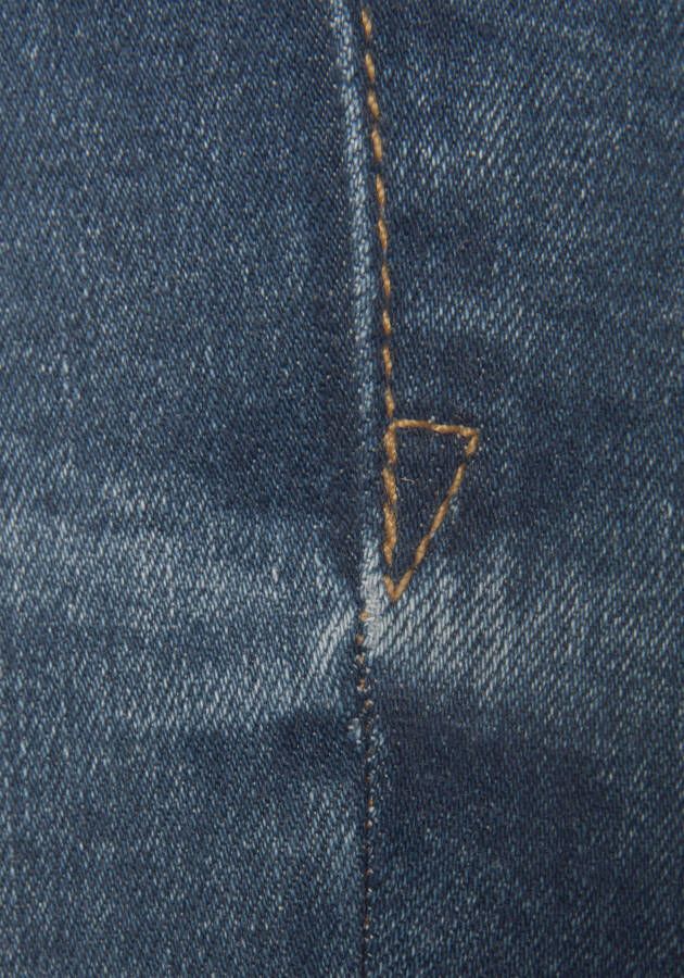 Lascana High-waist jeans met zichtbare knoopsluiting