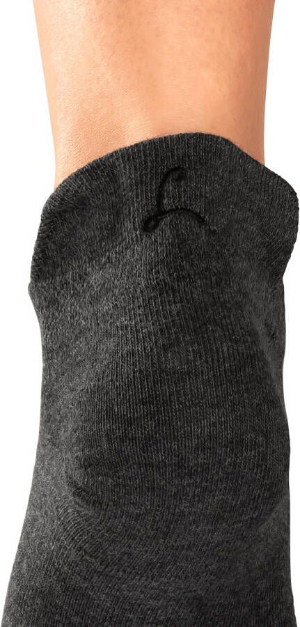 Lascana Sneakersokken met klein borduursel (box 7 paar Box)
