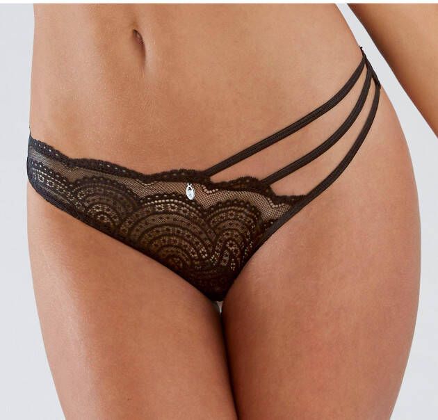 Lascana String met gerecycled polyamide in het kant
