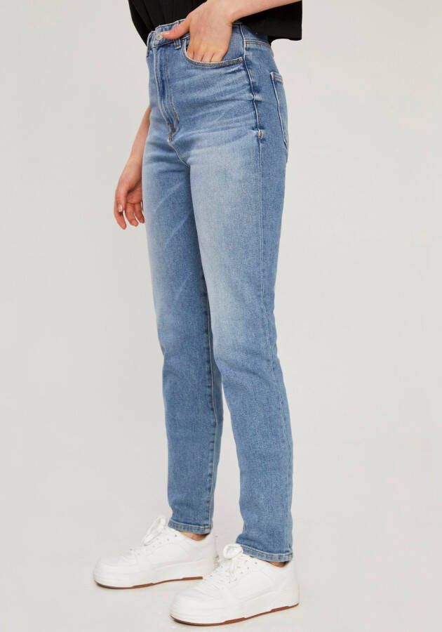 LTB Mom jeans DORES C met recht toelopende pijpbelijning hoge taille en met zakken