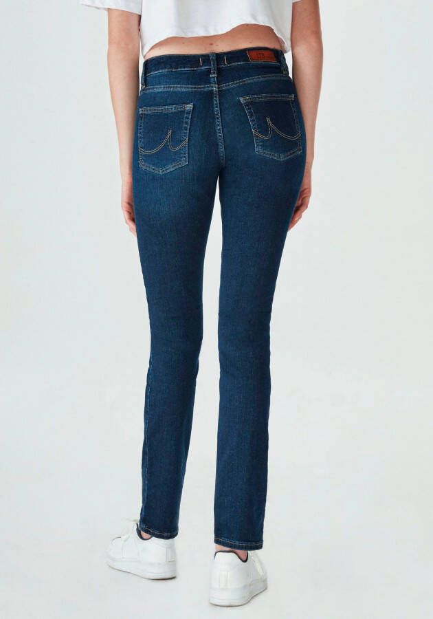 LTB Slim fit jeans ASPEN Y met leuk borduursel op de achterzak