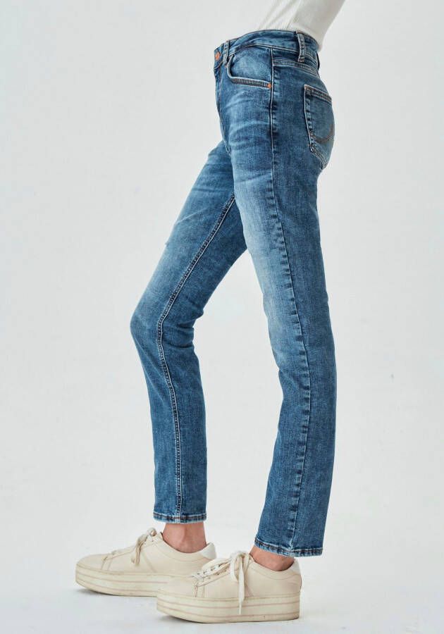 LTB Slim fit jeans ASPEN Y met leuk borduursel op de achterzak