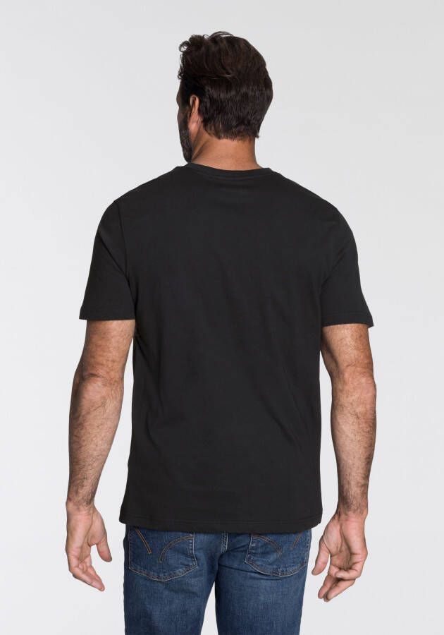 Man's World Shirt met V-hals perfect als t-shirt om ergens onder te dragen (3-delig Set van 3)