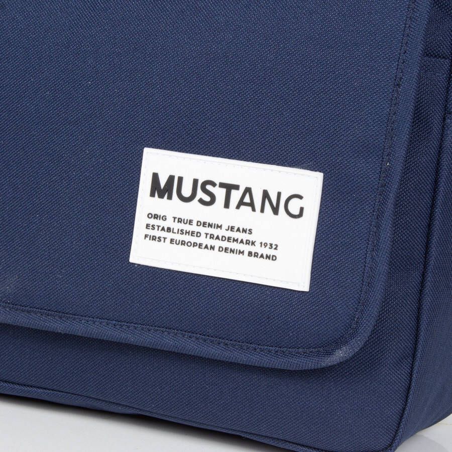 Mustang Messenger Bag Tucson met praktisch ritsvak achter