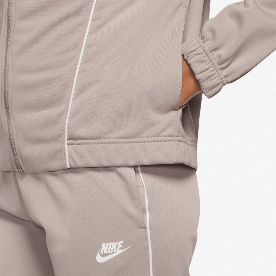 Nike Sportswear Trainingspak WoMen's Fitted Track Suit (set 2-delig)