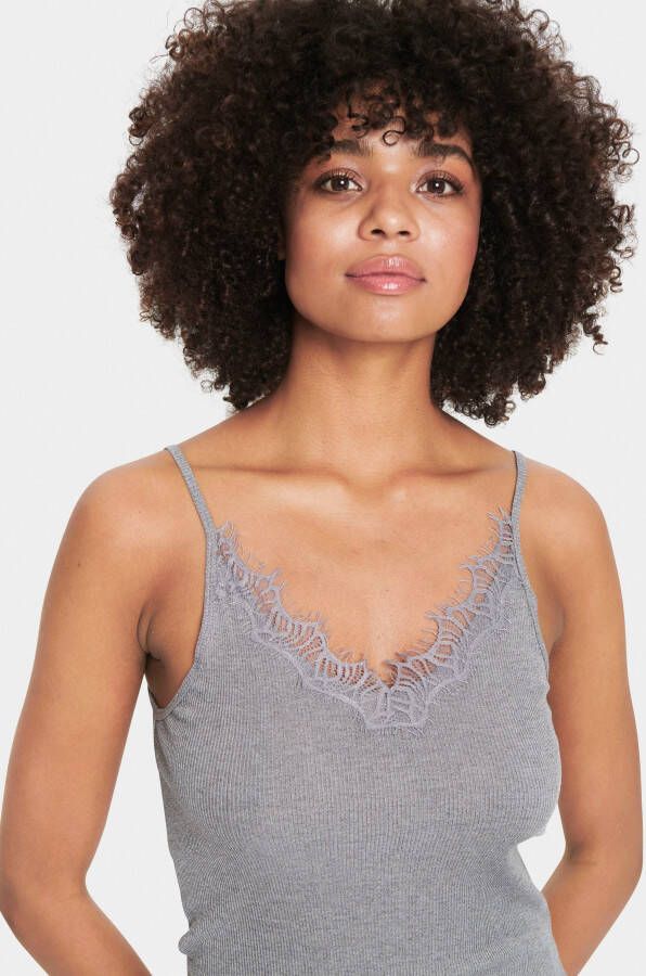 Saint Tropez Top met spaghettibandjes SZ-MAYA STRAP TOP met zijde-aandeel